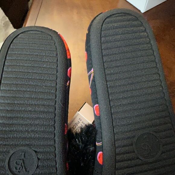 Victoria Secret Cherry Print Satin Faux Fur Slippers NWT Size Large - Picture 5 of 6
